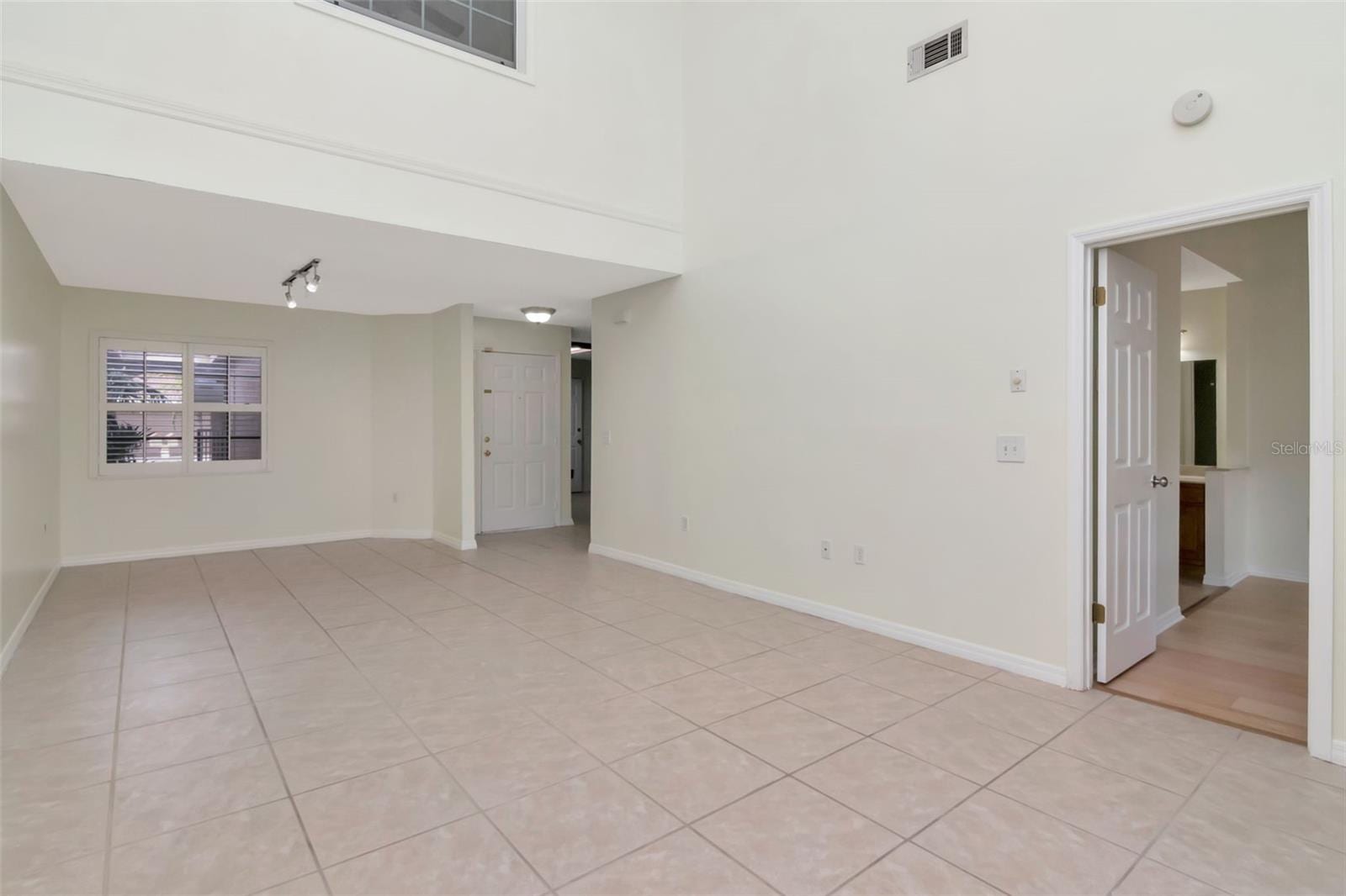 10417 Saint Tropez Pl #103 photo 4