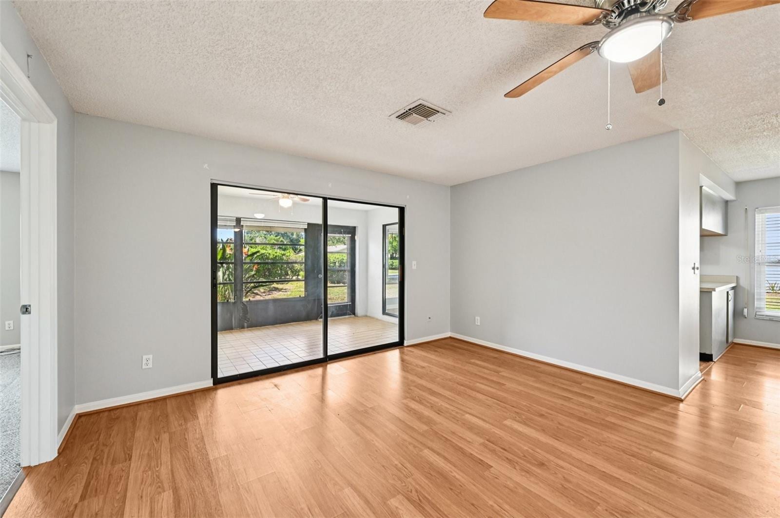 2421 Lancaster Dr photo 5