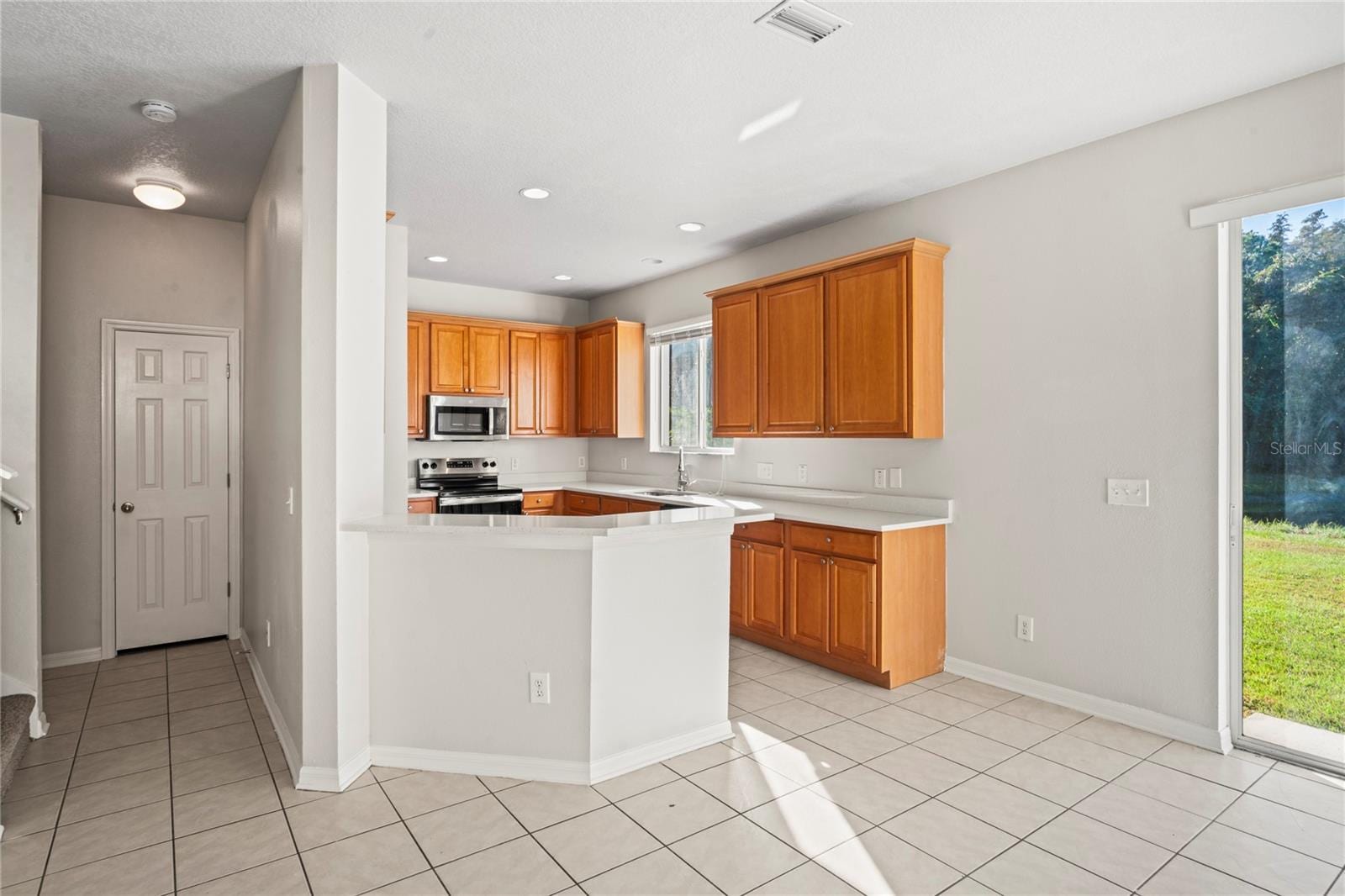 27004 Stillbrook Dr photo 4