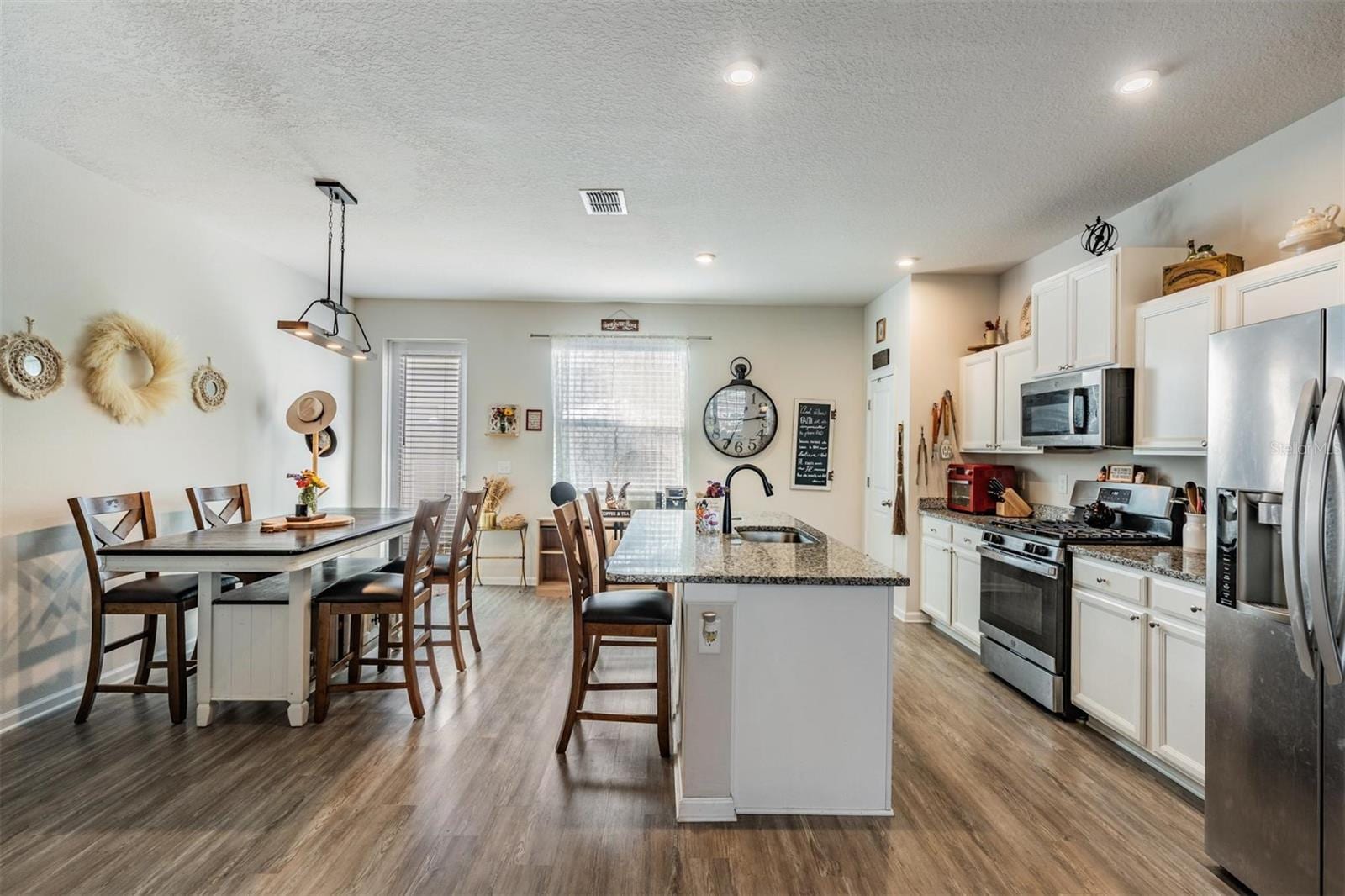 15068 Caravan Ave photo 4