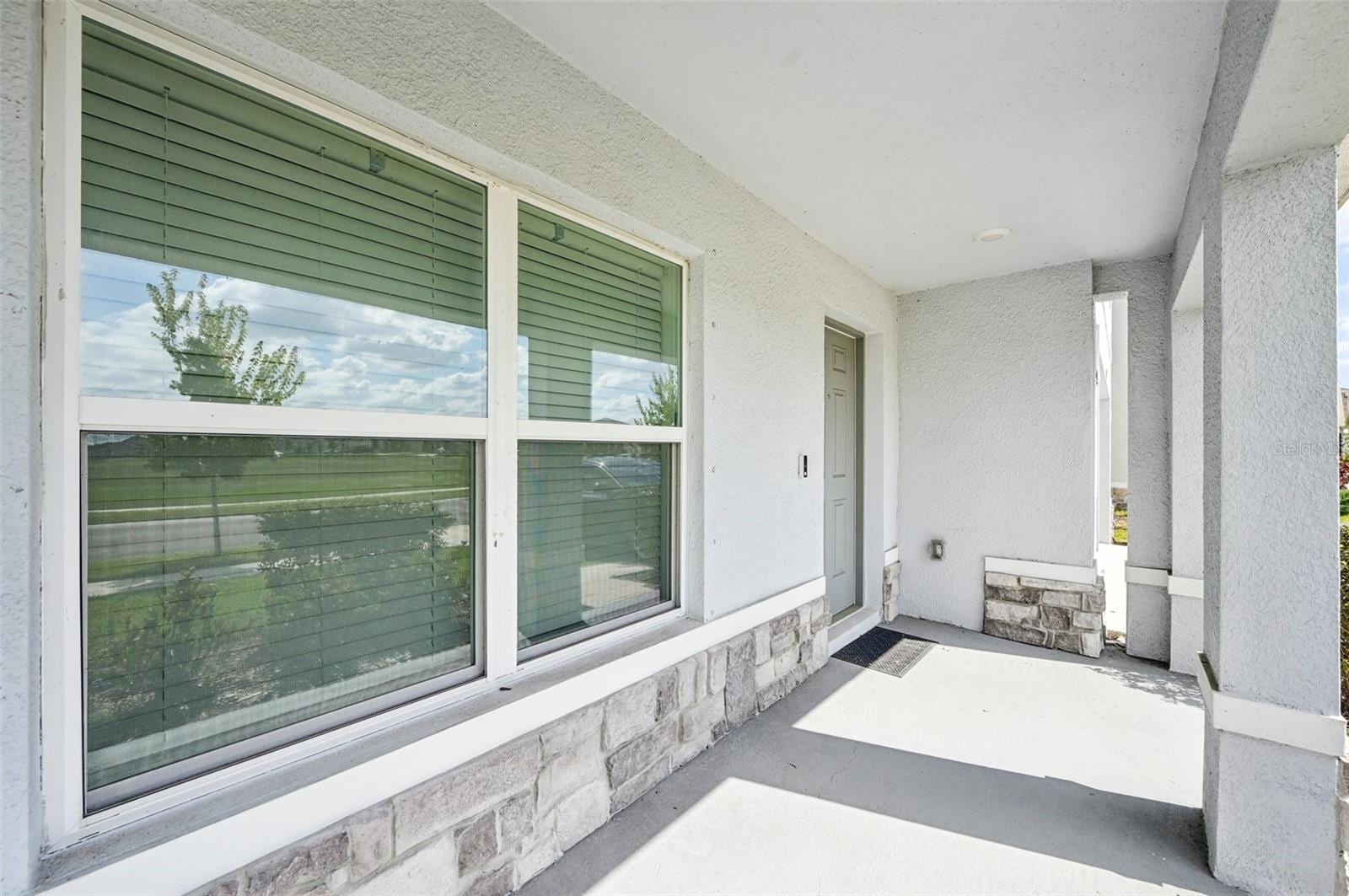 5152 Plumeria Dr photo 2