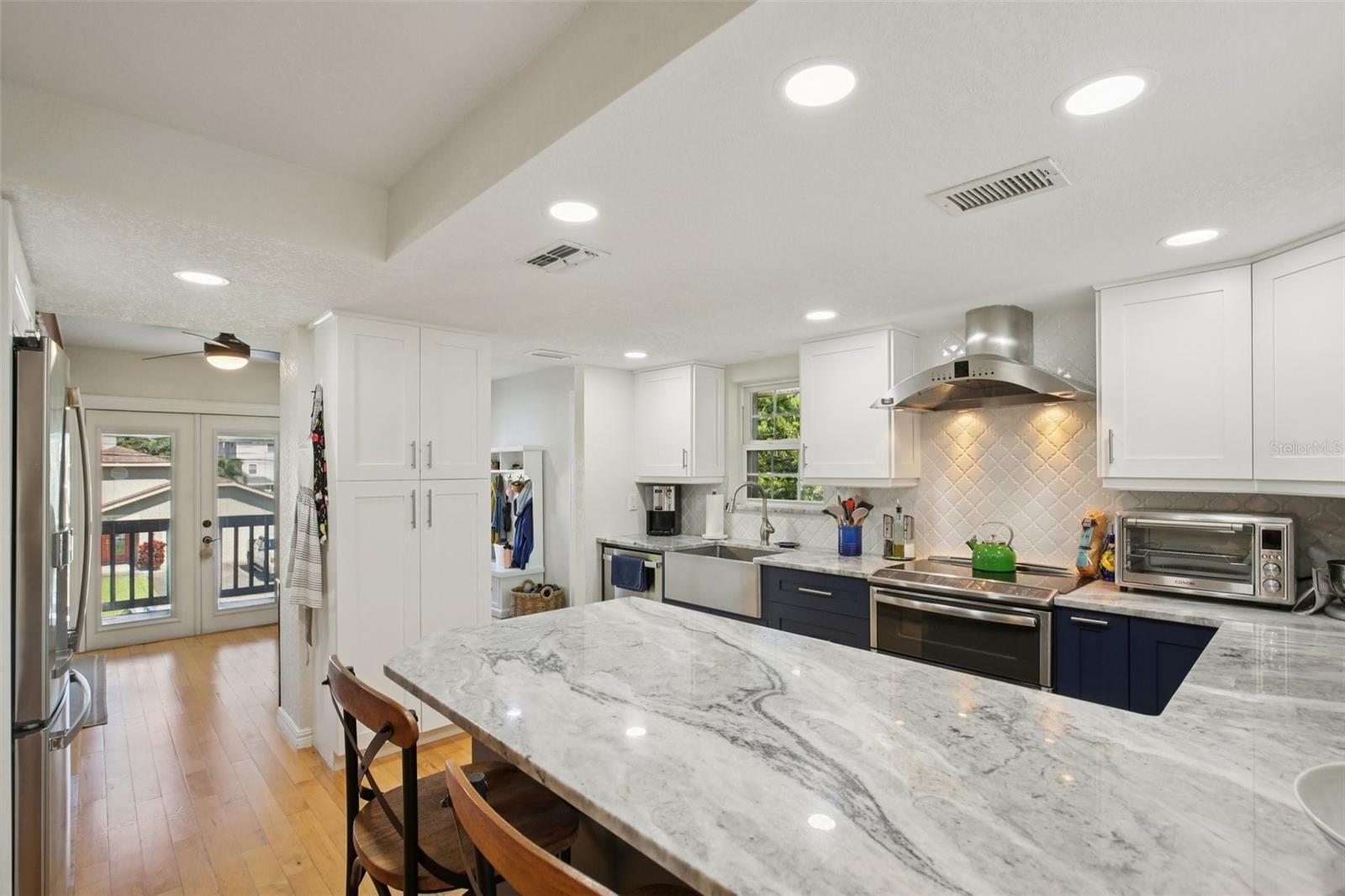 3140 N Canal Dr photo 3