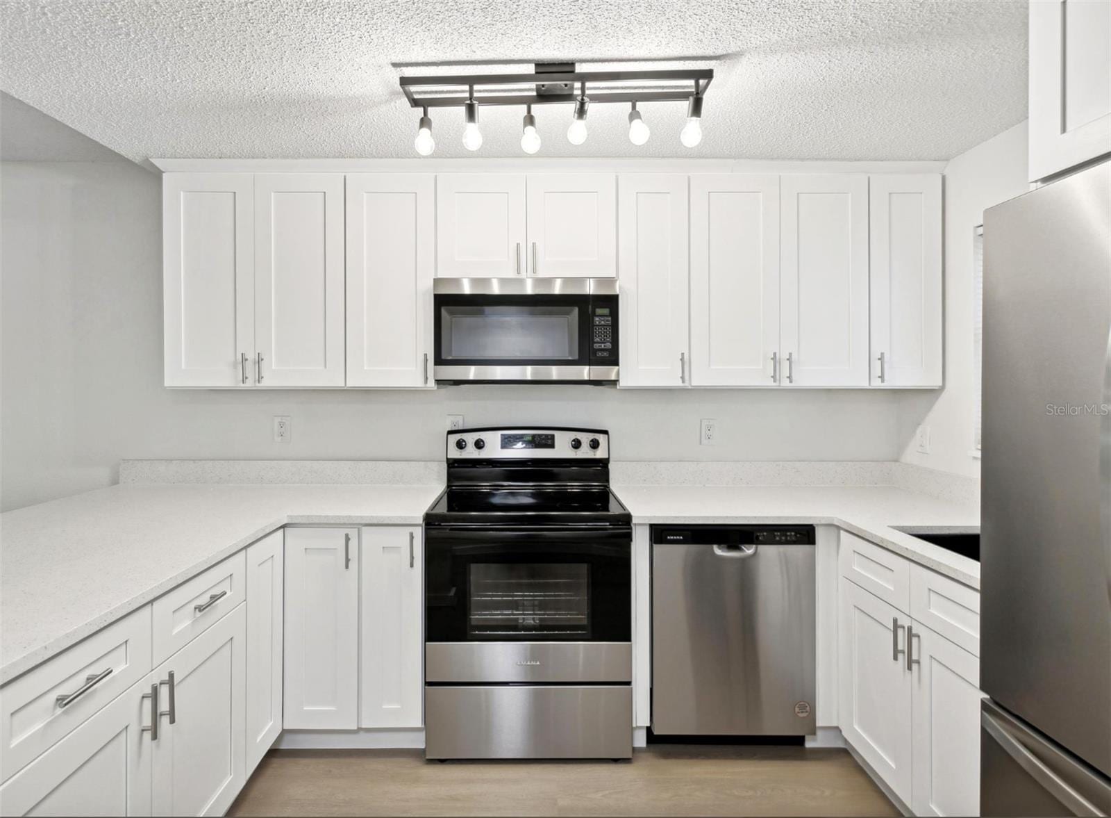 1524 Lakeview Rd #103 photo 2