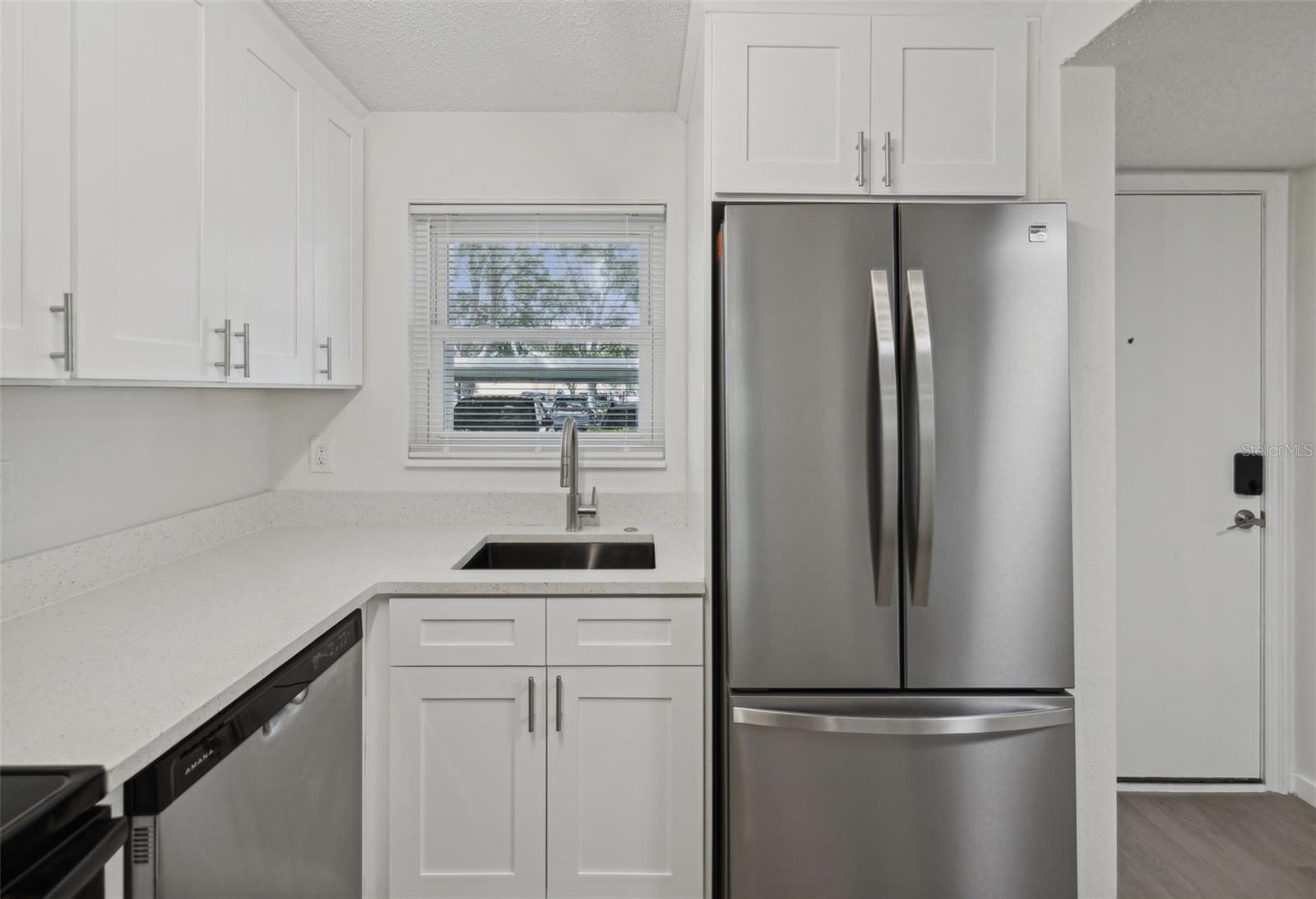 1524 Lakeview Rd #103 photo 3
