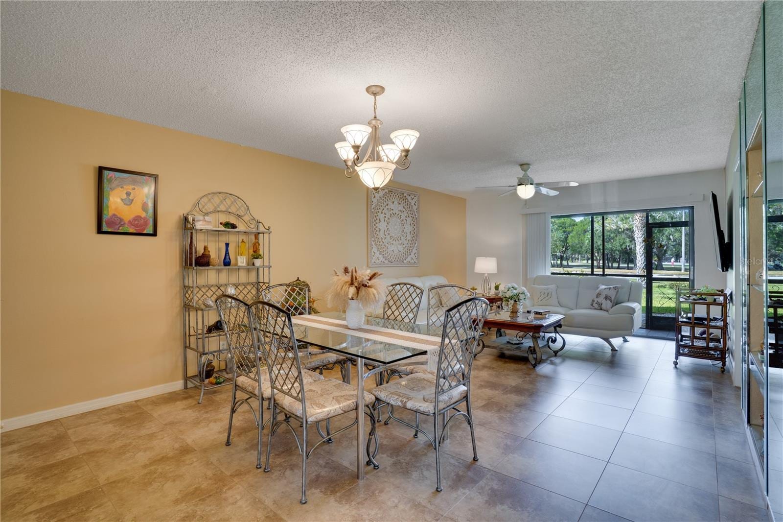 117 E Cypress CT #117 photo 4