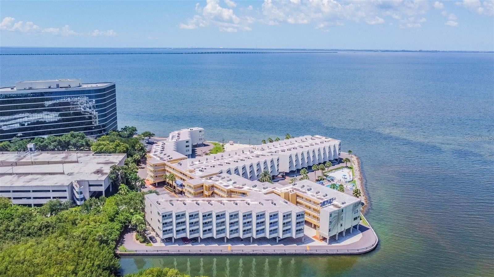 2506 N Rocky Point Dr #305 photo 3