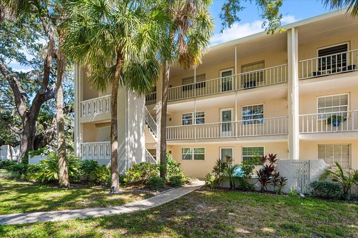 821 Patricia Ave #202 photo 3