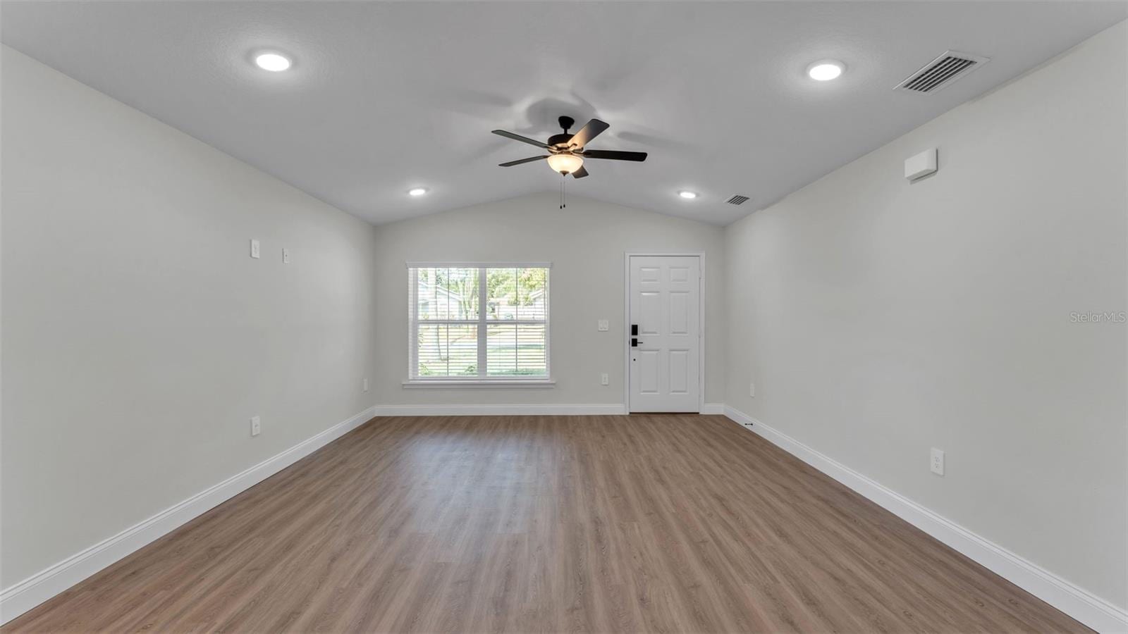 1242 Dorothy St photo 5
