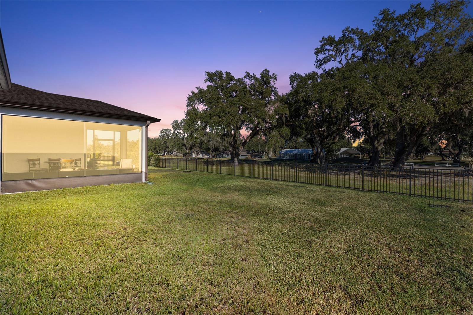 6248 Bradford Woods Dr photo 2