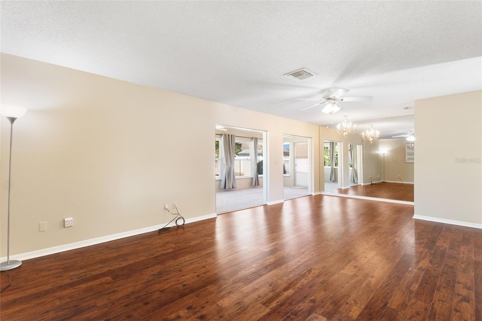 679 Fort Duquesna Dr photo 4