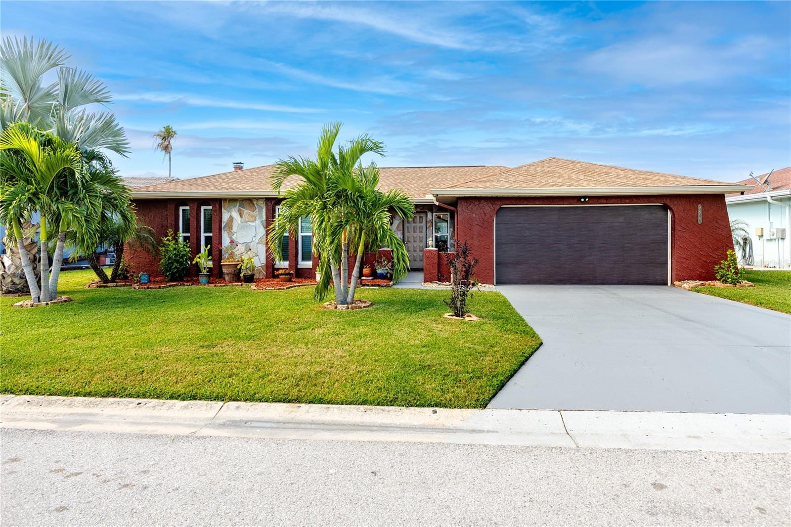 9817 San Sierra Way photo 2