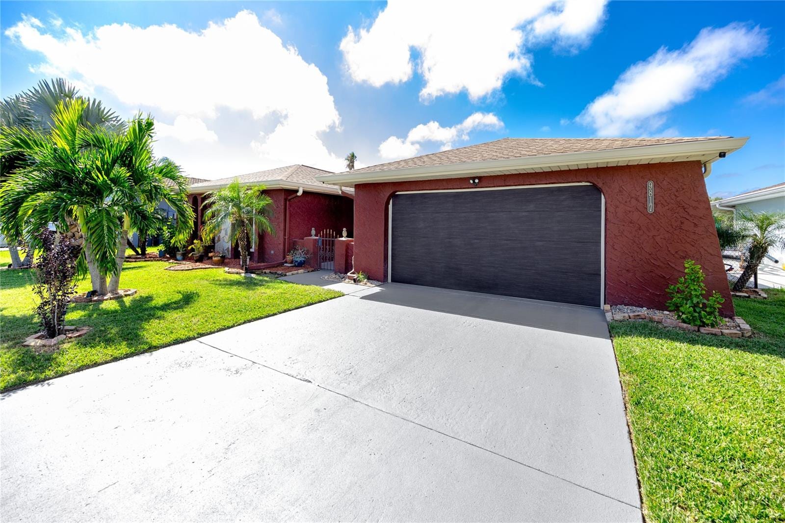 9817 San Sierra Way photo 4