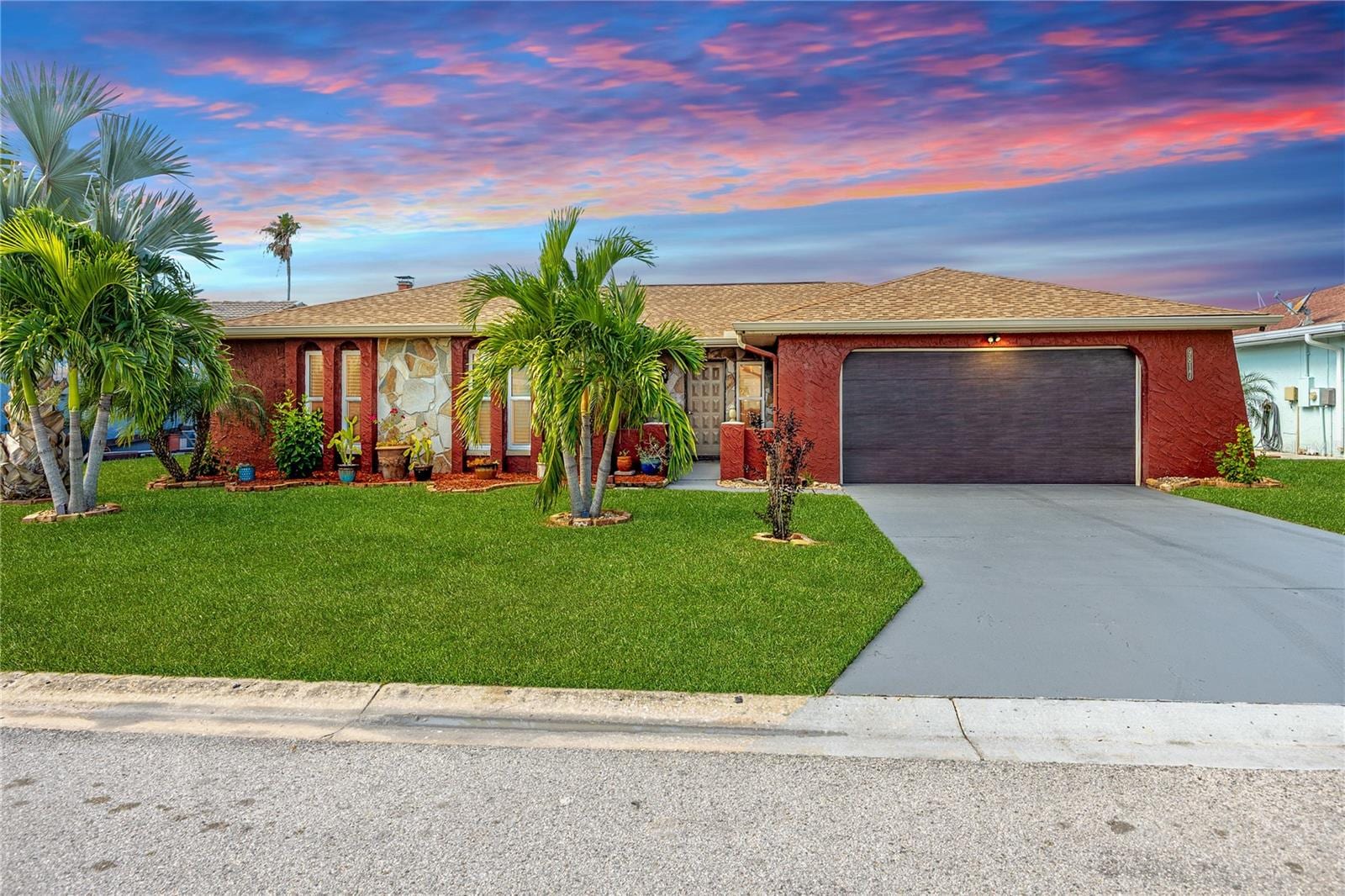 9817 San Sierra Way photo 5