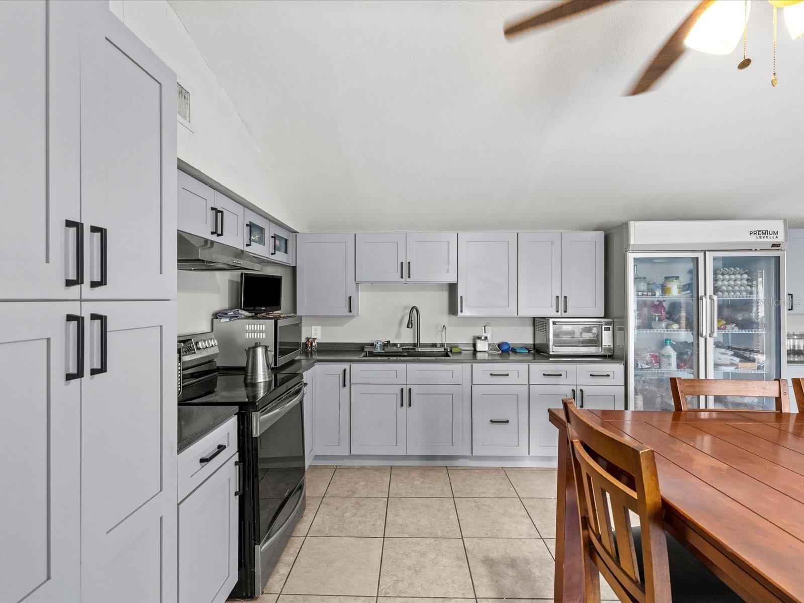 12218 Elkton Ave photo 2