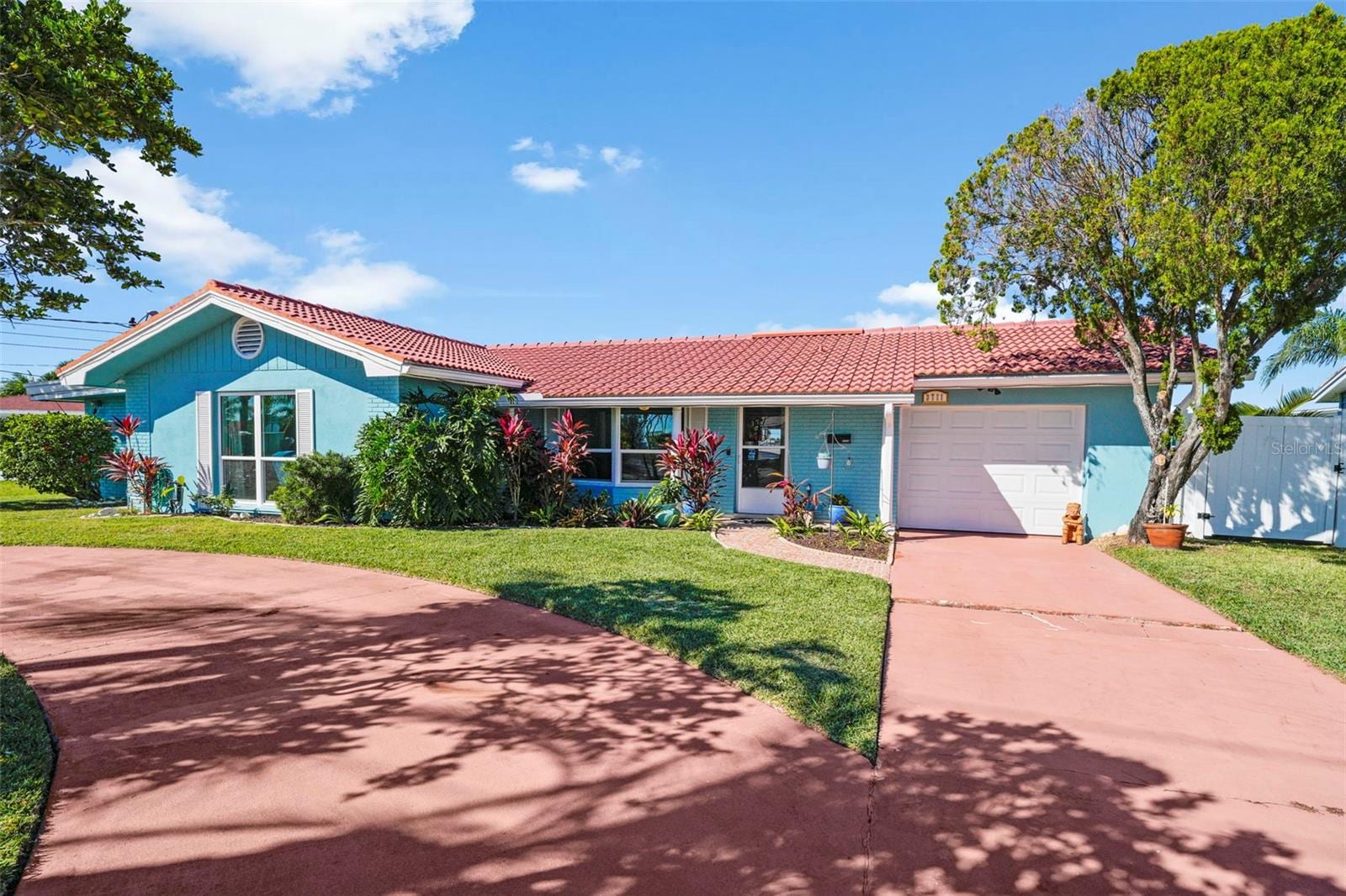 3711 Floramar Ter photo 2