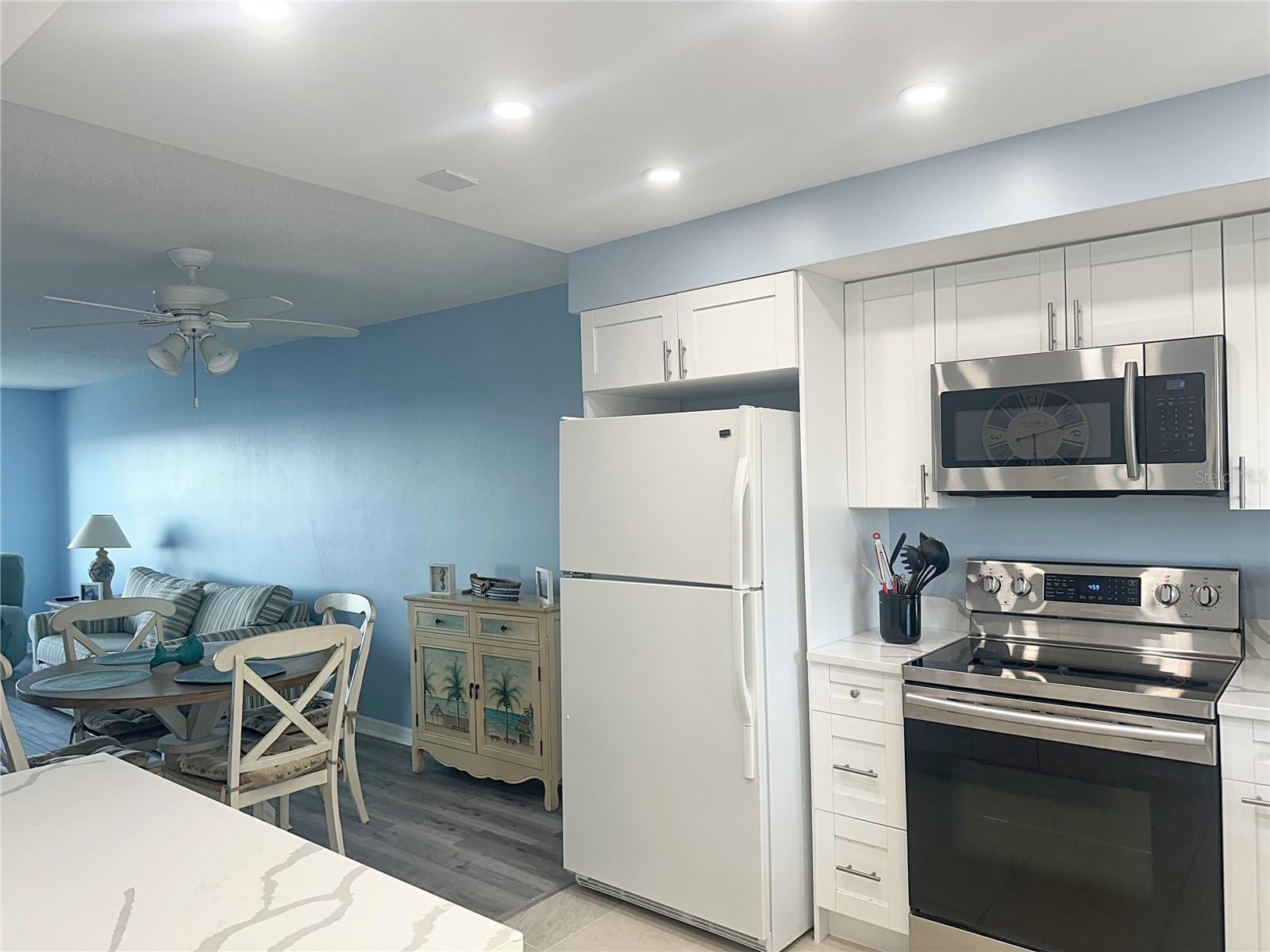 4725 Cove Cir #804 photo 5