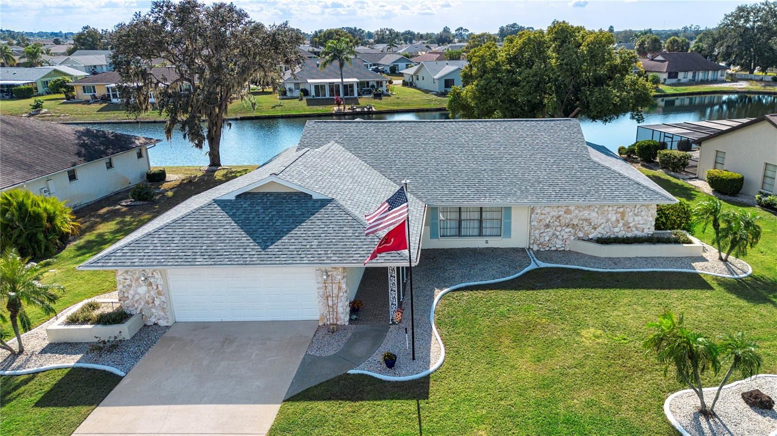2016 E View Dr photo 2