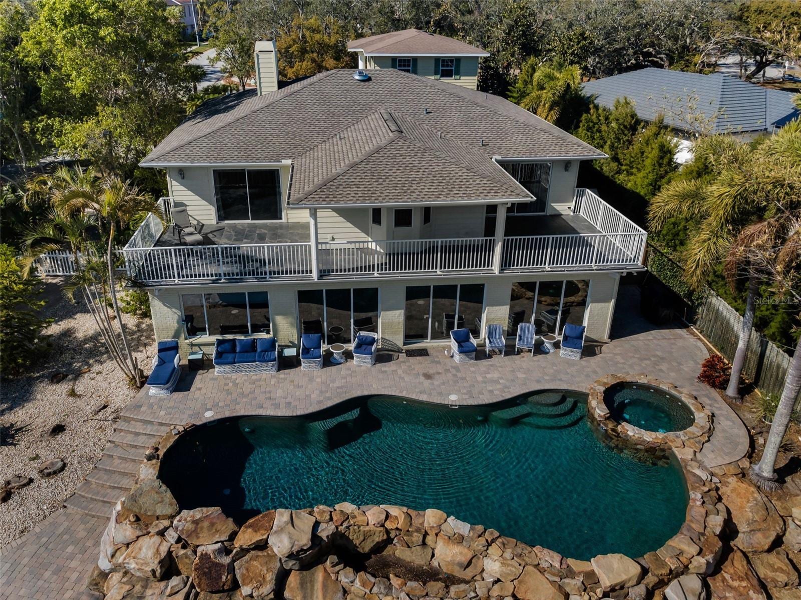 1302 Belcher Dr photo 3