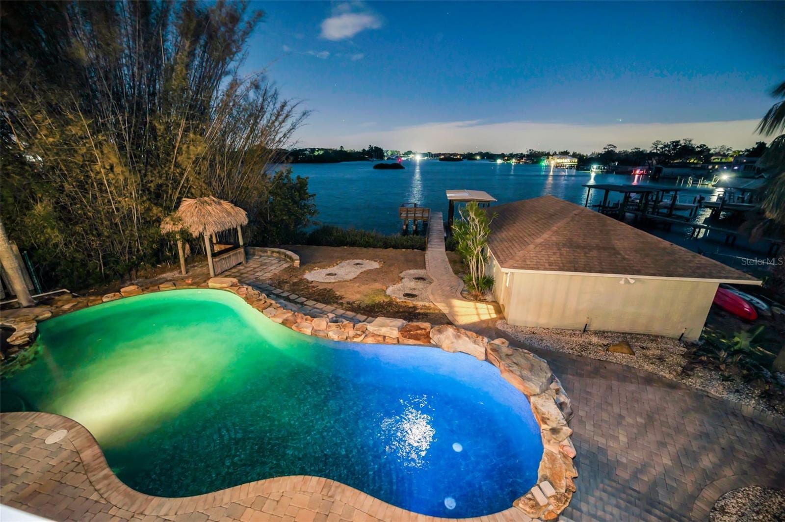 1302 Belcher Dr photo 4
