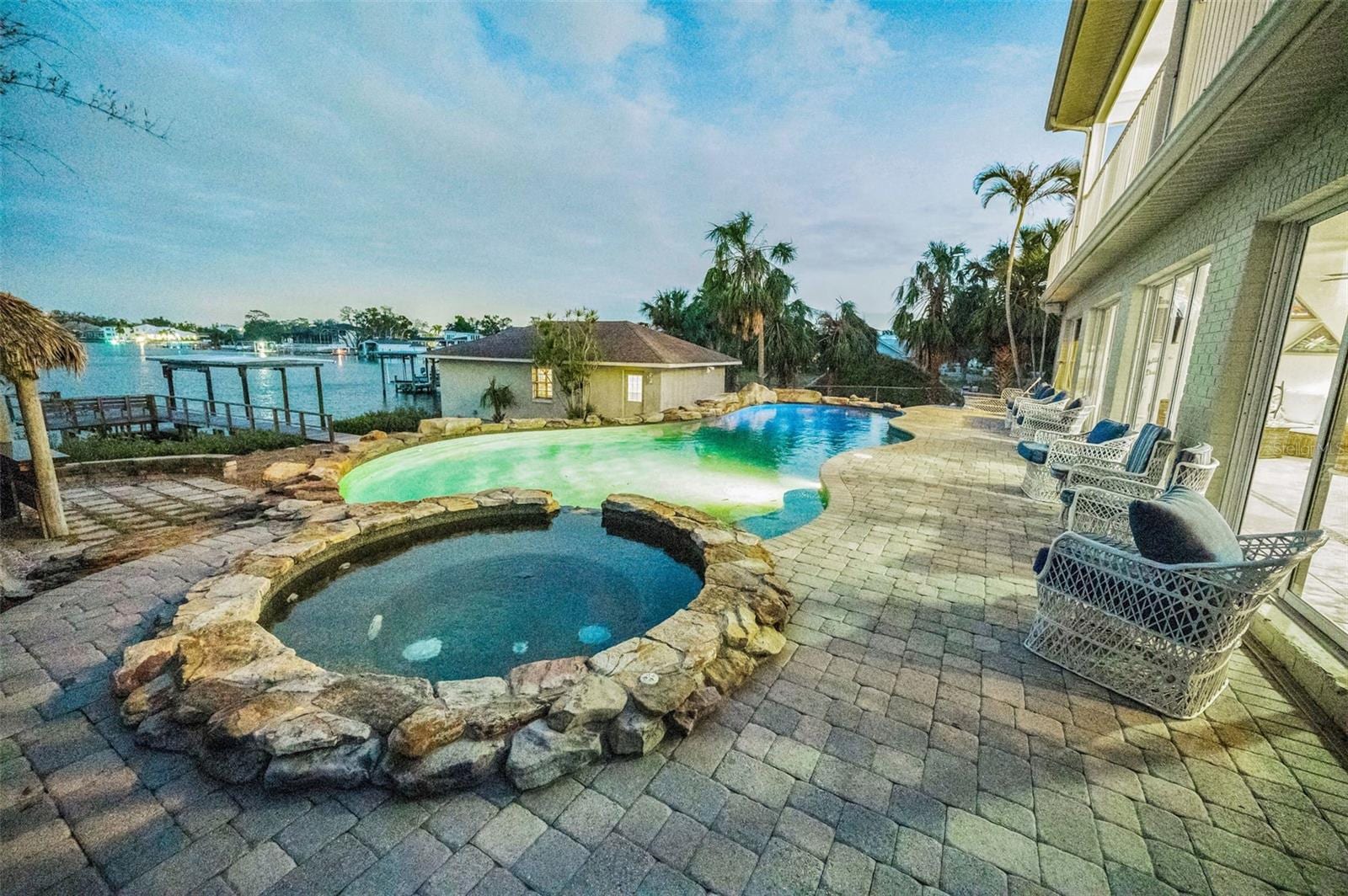 1302 Belcher Dr photo 5