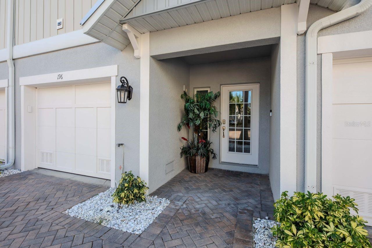 196 Haven Beach Dr photo 4