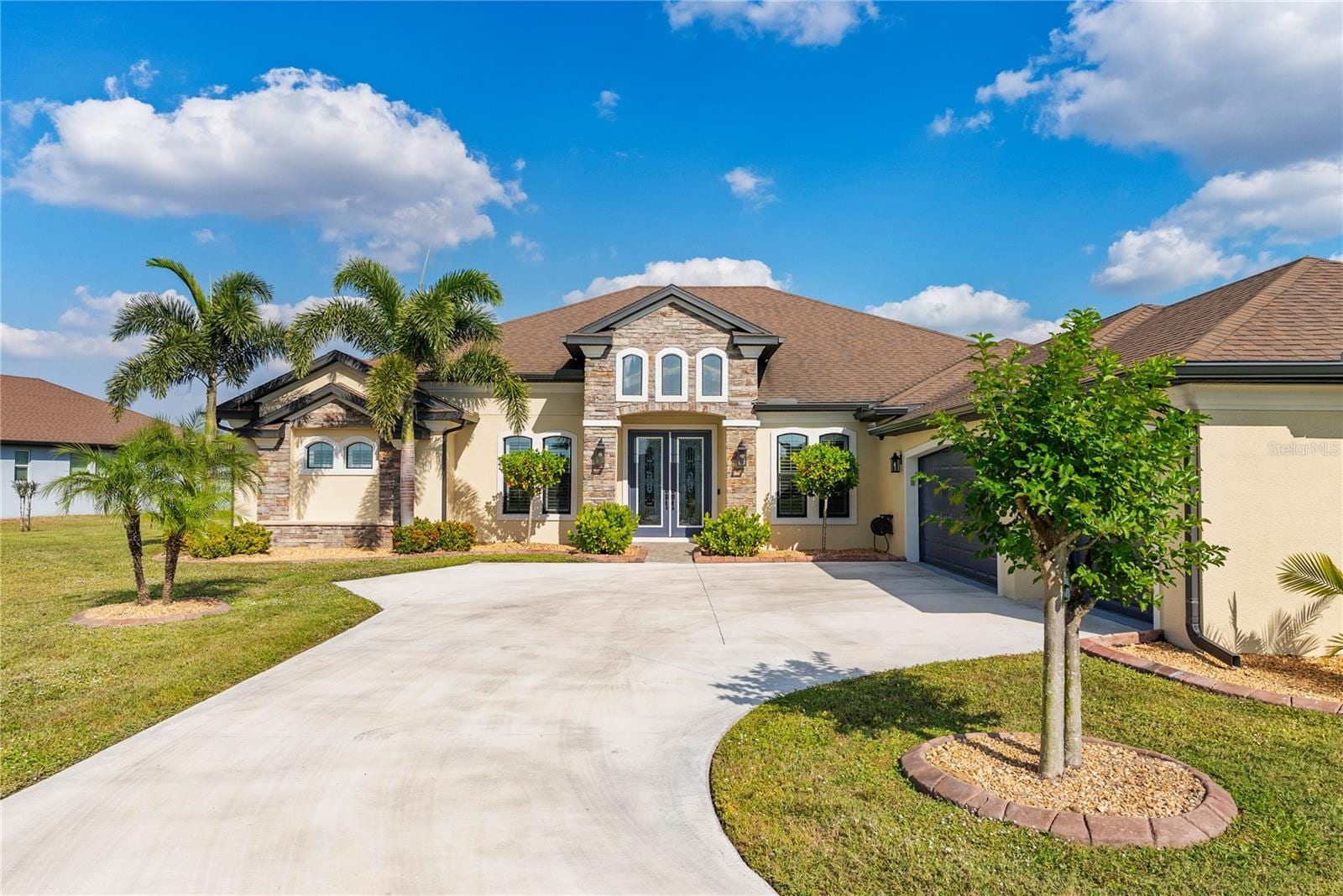 5219 Lake Venice Dr photo 2
