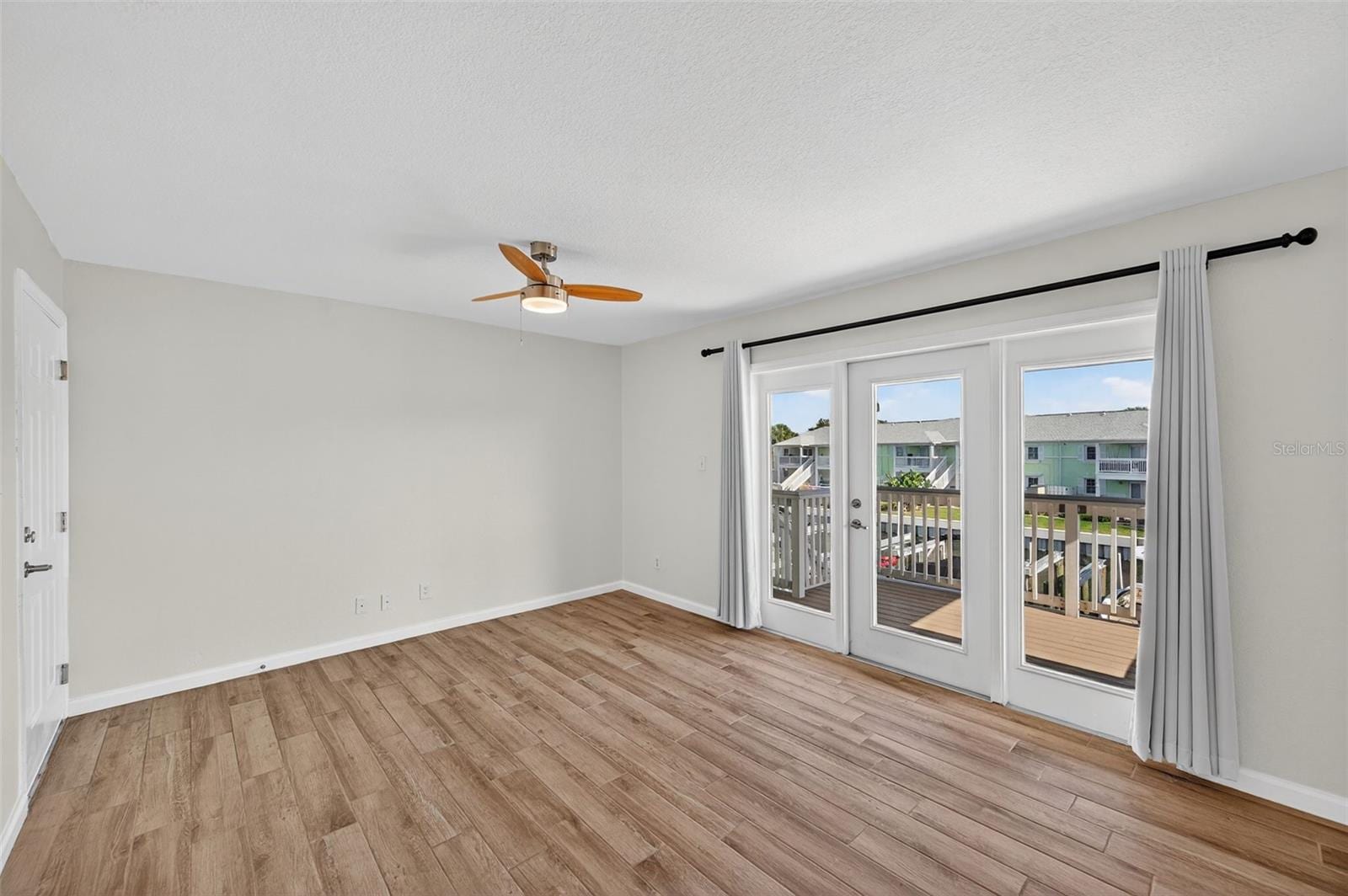 4872 Beach Dr SE #D photo 3