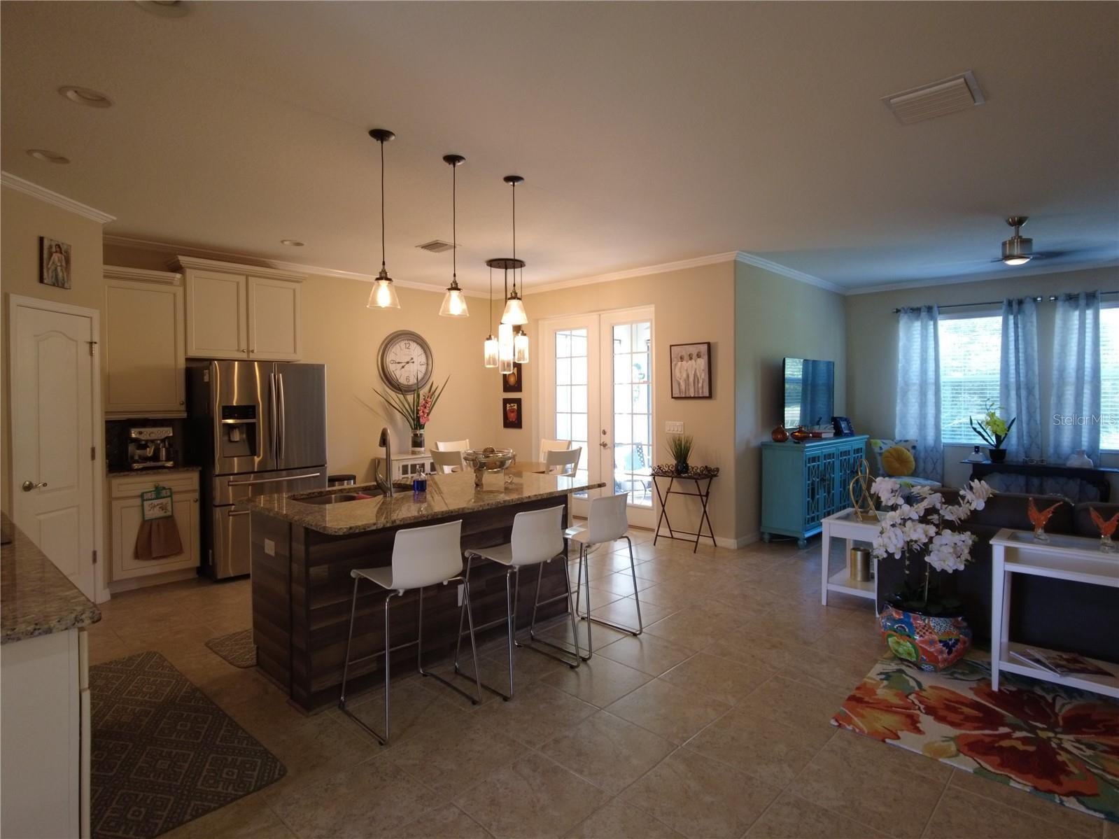 9933 Saunton Dr photo 3