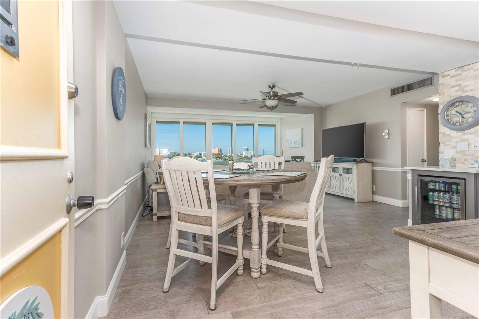 31 Island Way #409 photo 2