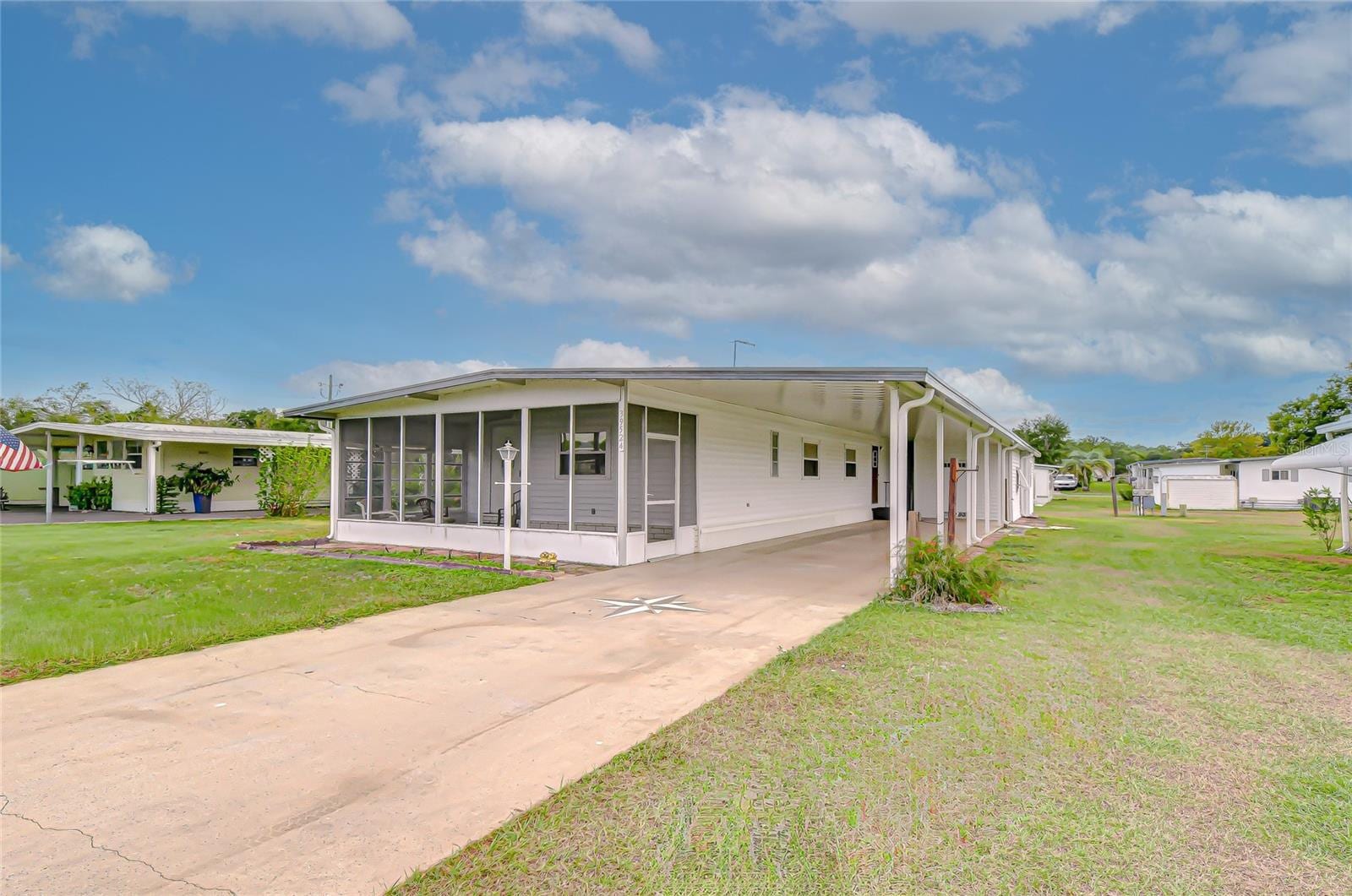39524 Dundee Rd photo 2