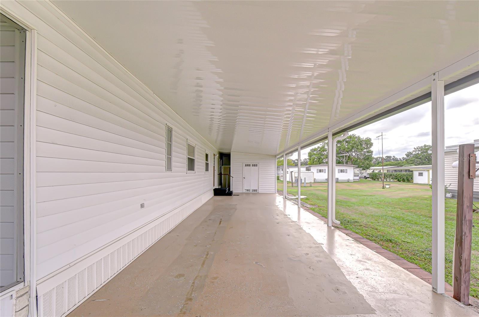 39524 Dundee Rd photo 4