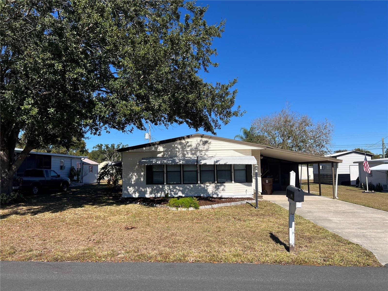 310 Martin Dr photo 2
