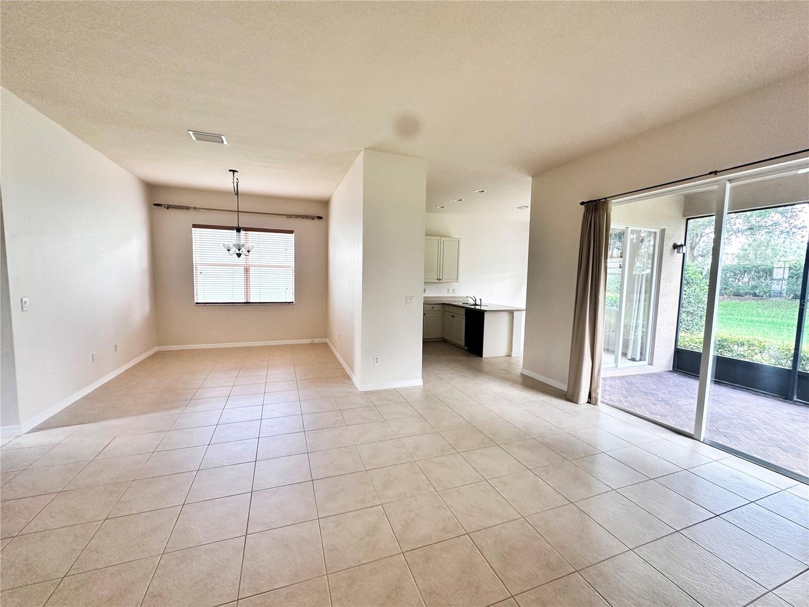 4950 Sandy Brook Cir photo 4