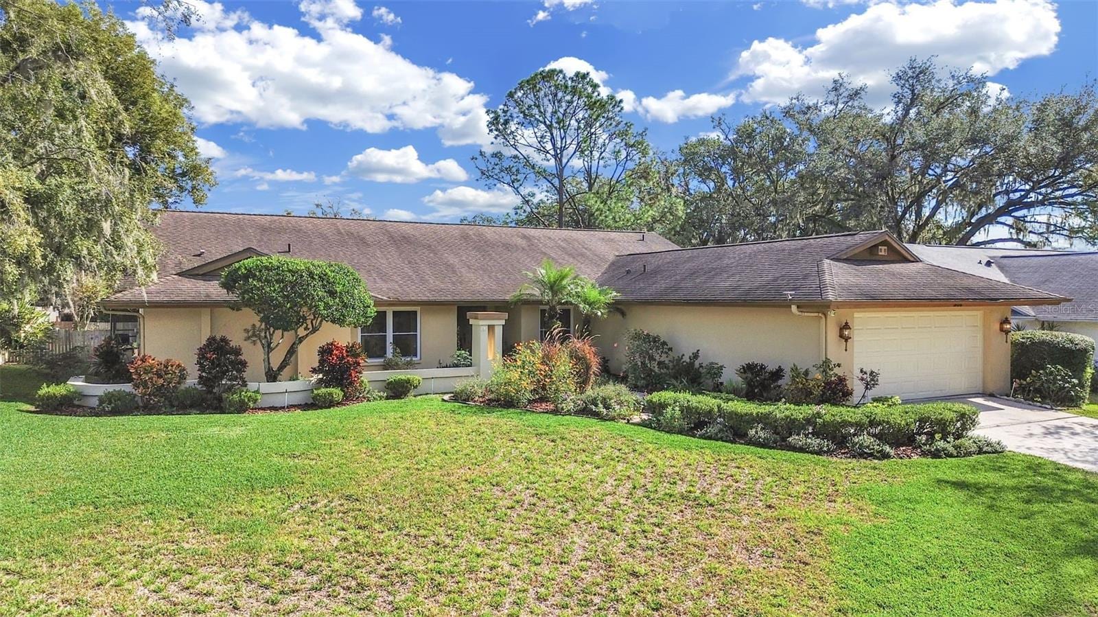 305 Running Horse Rd photo 3