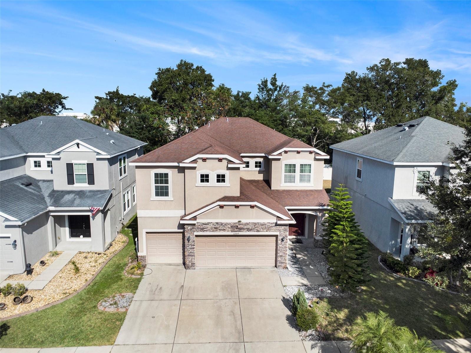 10439 Waterstone Dr photo 2