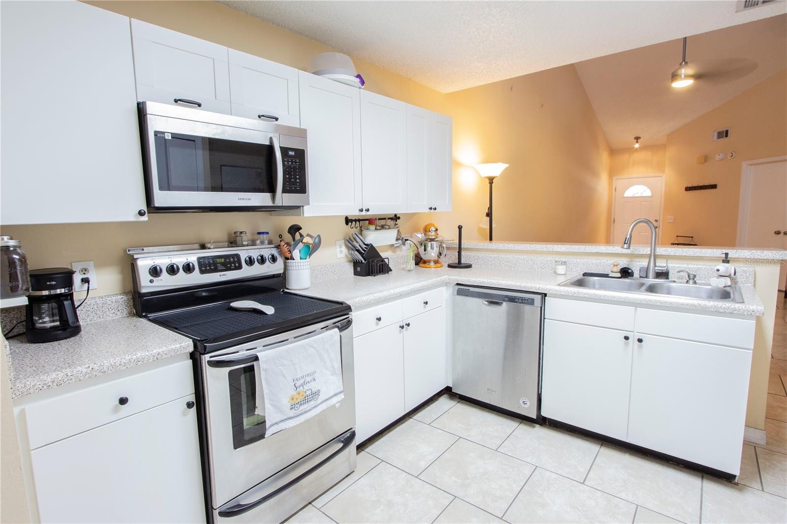 12718 Wood Trail Blvd photo 4