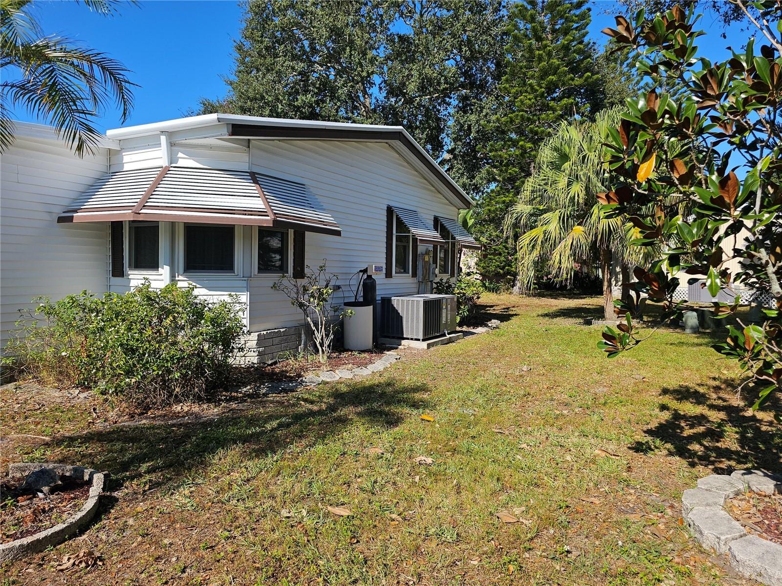 101 Dolphin Dr N photo 4