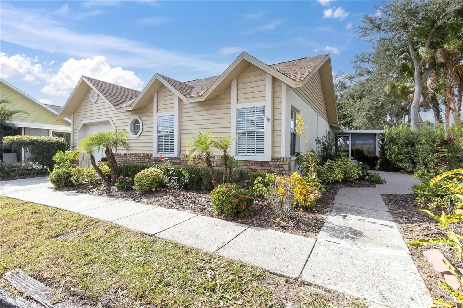 4745 Vicksburg CT photo 2