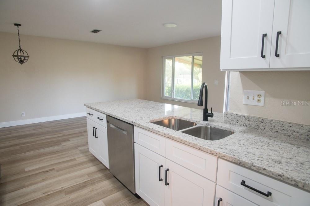 1350 Glengarry Dr photo 5