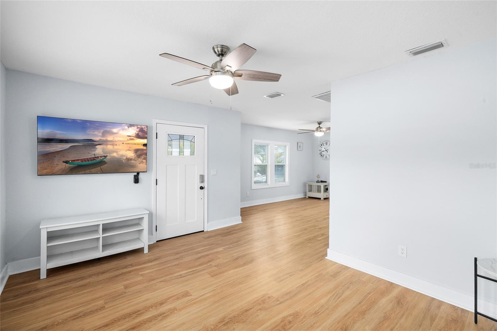 2606 W Henry Ave photo 5