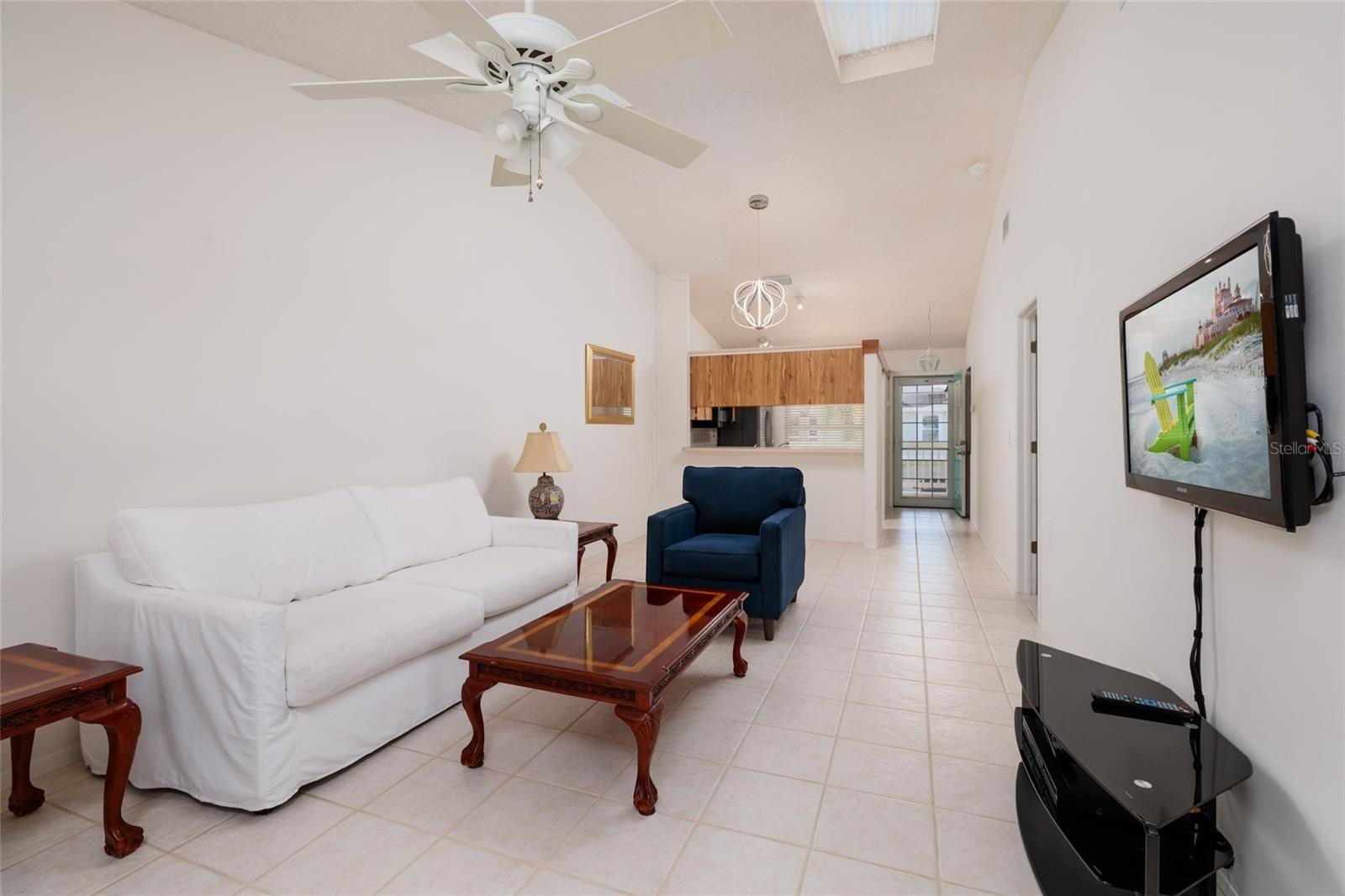 216 Sun Vista CT S photo 4