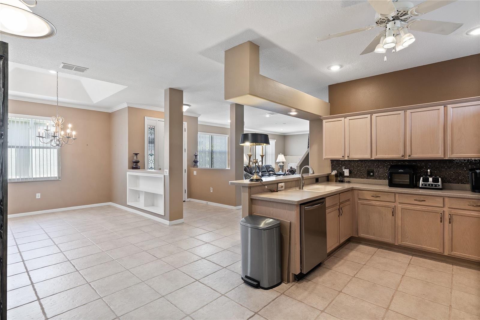 7606 Berna Ln photo 5