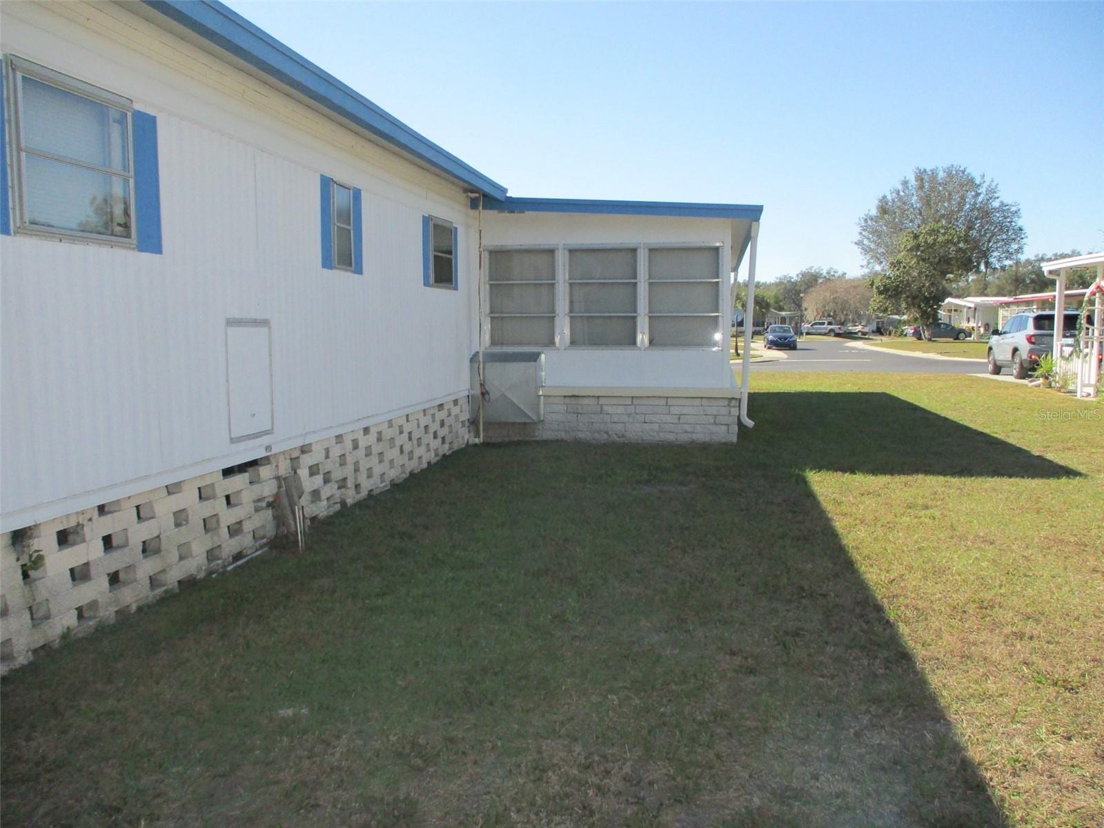 3718 Castle Dr photo 4