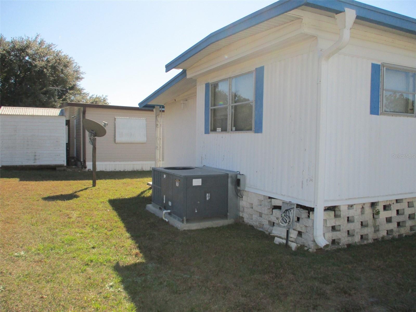 3718 Castle Dr photo 5