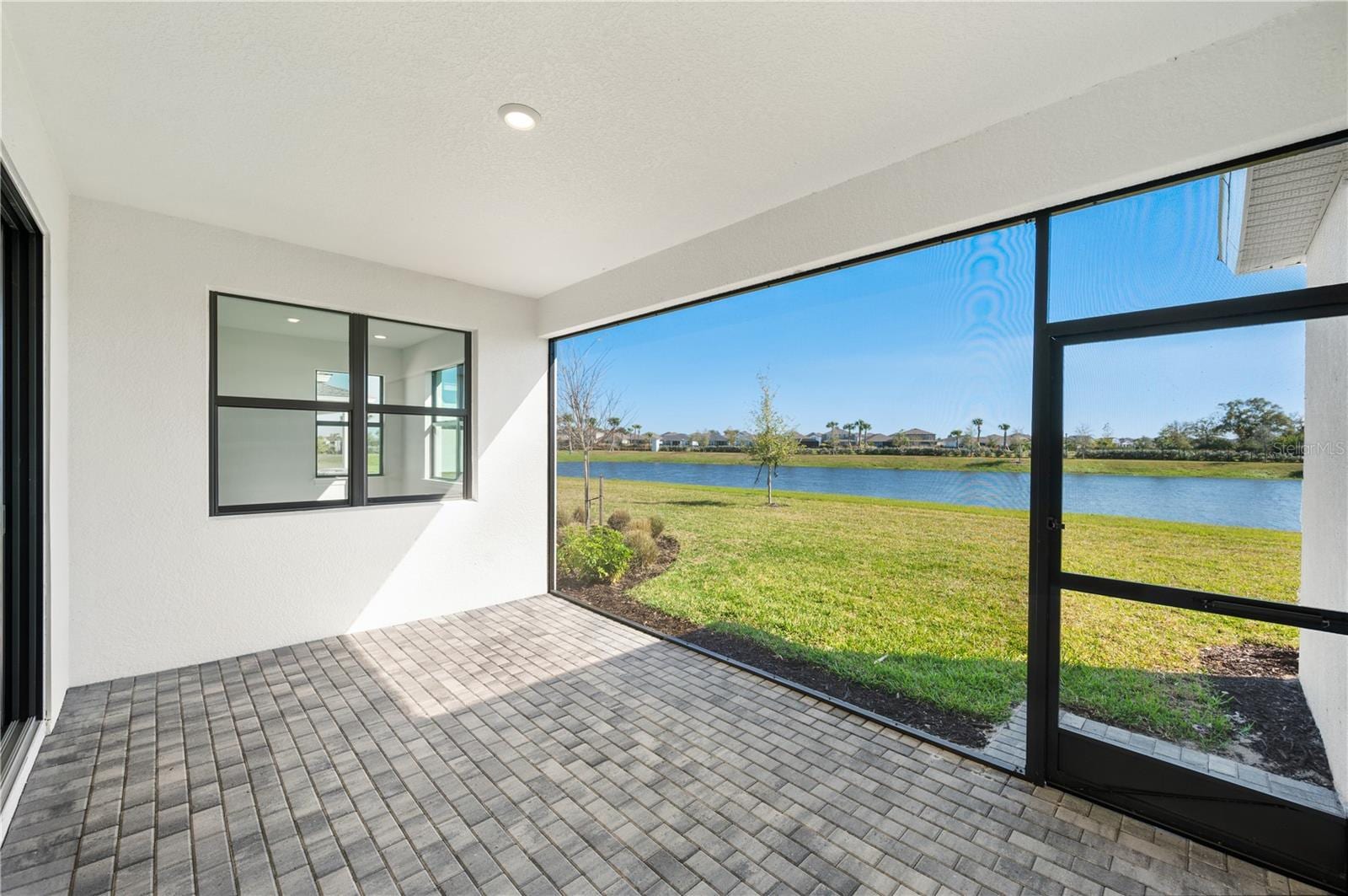 5830 Freestone Cir photo 4