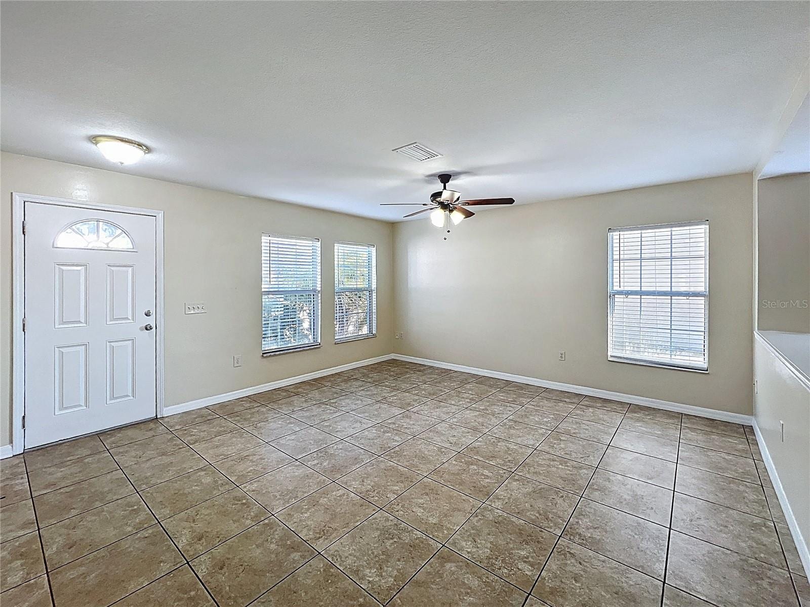 7465 Hunters Greene Cir photo 5