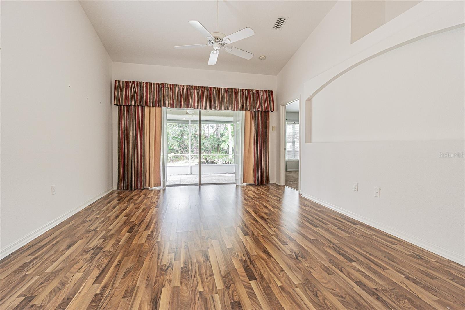 34833 Double Eagle CT photo 3