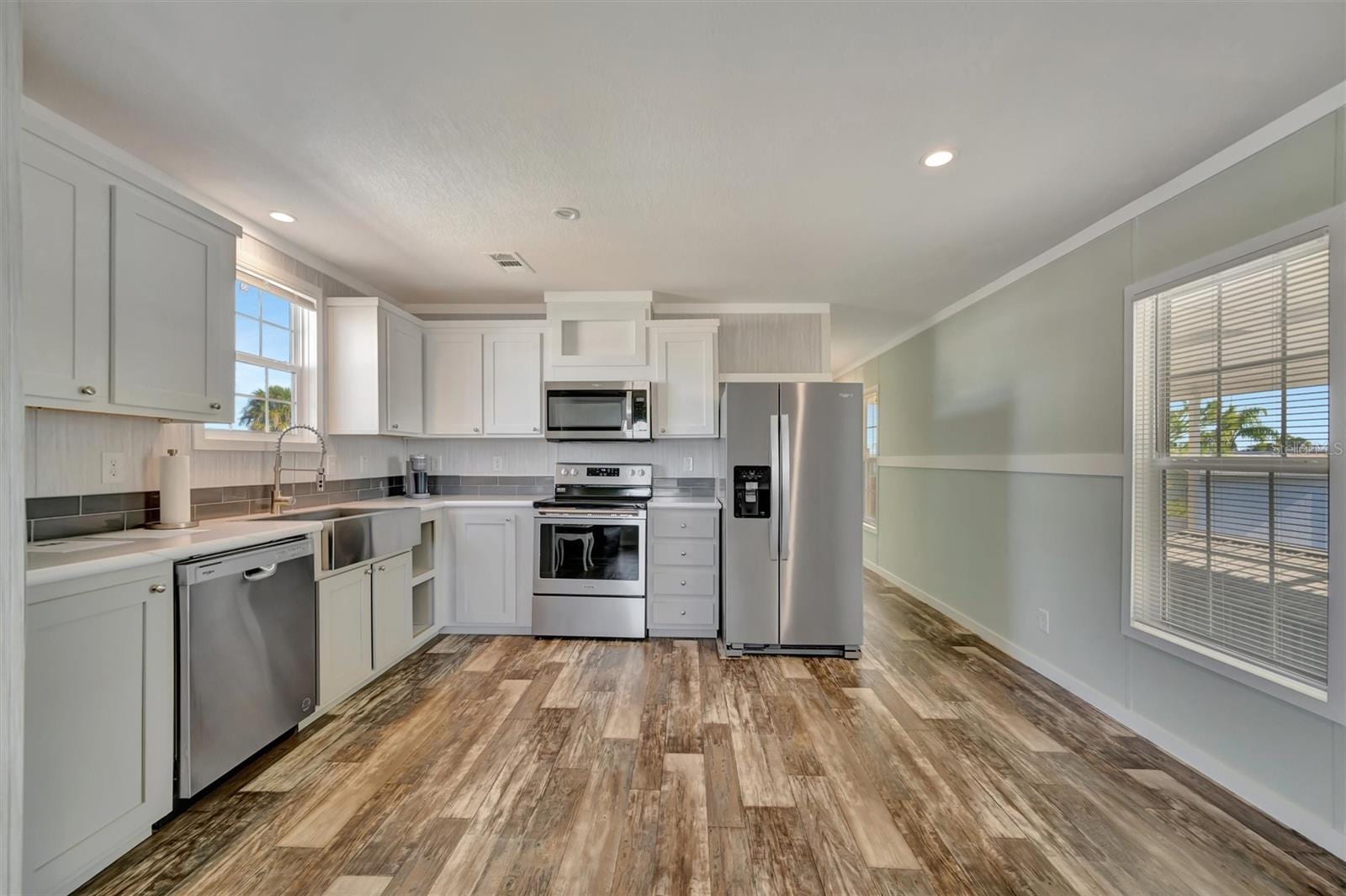 105 W Saint Johns Way photo 4