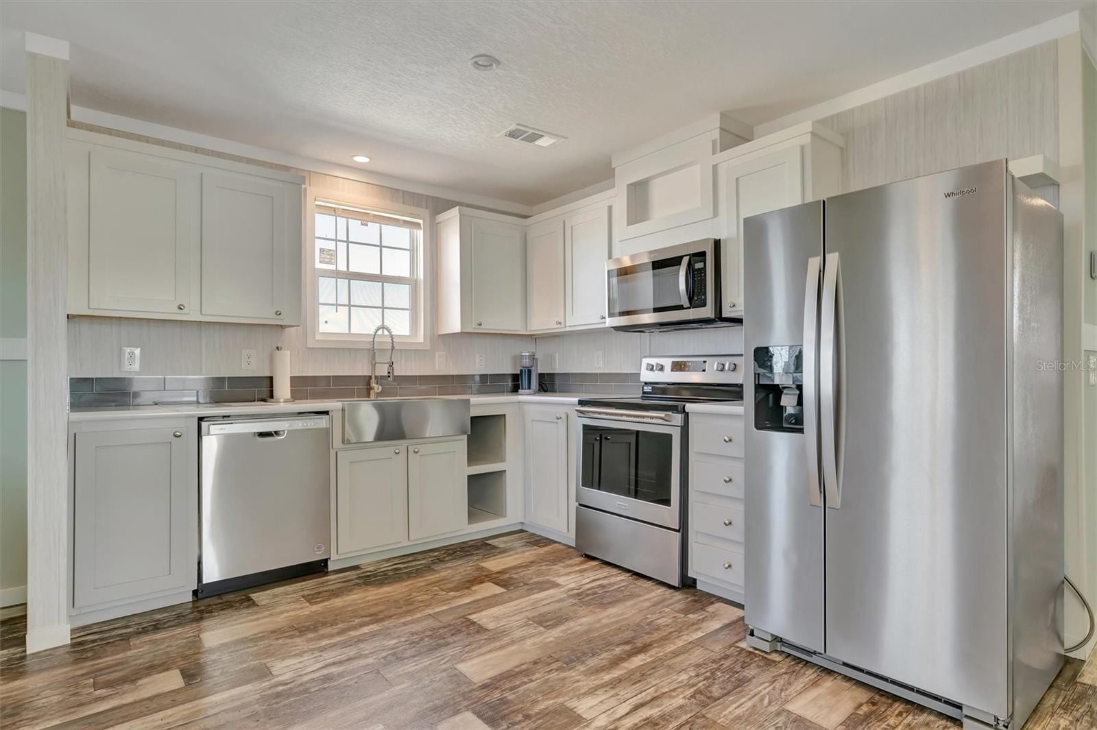 105 W Saint Johns Way photo 5