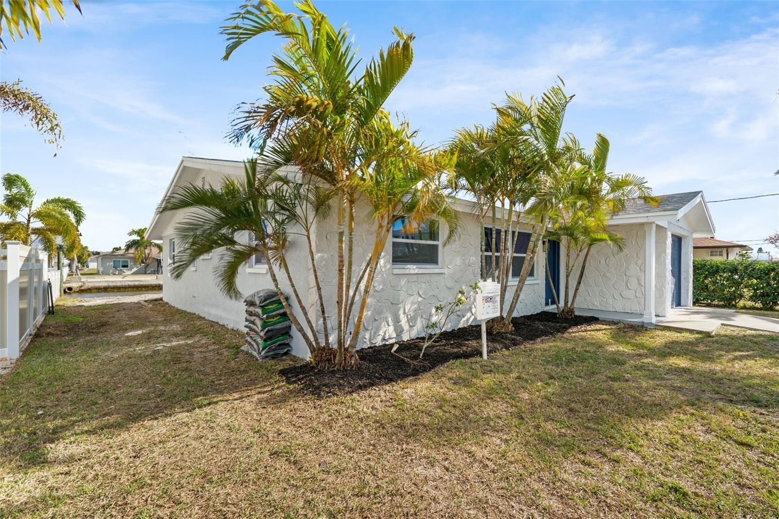 13804 Victor Ave photo 3